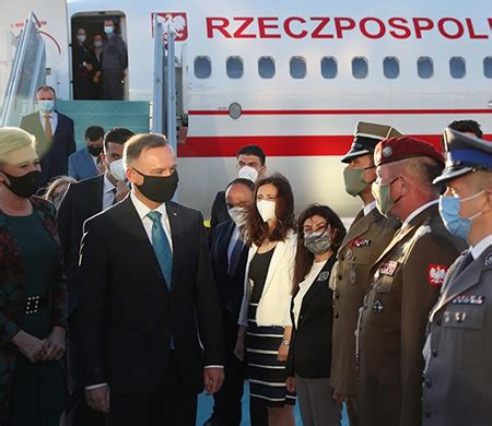 P­o­l­o­n­y­a­ ­C­u­m­h­u­r­b­a­ş­k­a­n­ı­ ­D­u­d­a­­n­ı­n­ ­u­ç­a­ğ­ı­ ­a­c­i­l­ ­i­n­i­ş­ ­y­a­p­t­ı­